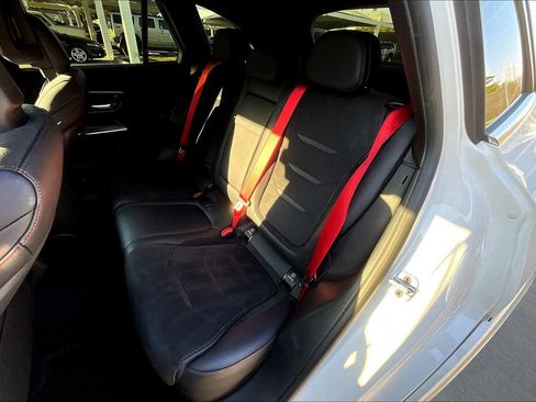 Used 2024 Mercedes-Benz GLC 43 AMG 4MATIC image 19