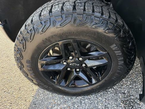 Used 2024 Chevrolet Silverado 1500 Custom Trail Boss AWD/4WD image 33