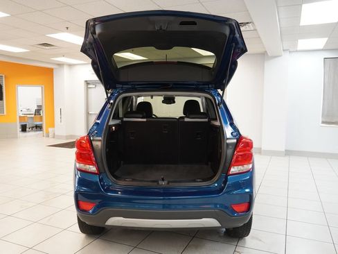 Used 2019 Chevrolet Trax LT w/ LT Convenience Package AWD/4WD image 9