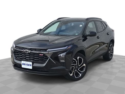 Certified 2025 Chevrolet Trax RS w/ Sunroof Package image 1