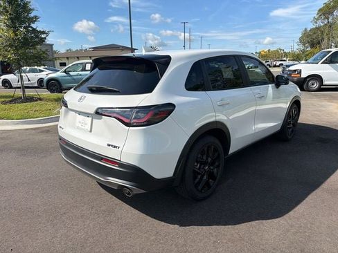 Used 2023 Honda HR-V Sport image 11