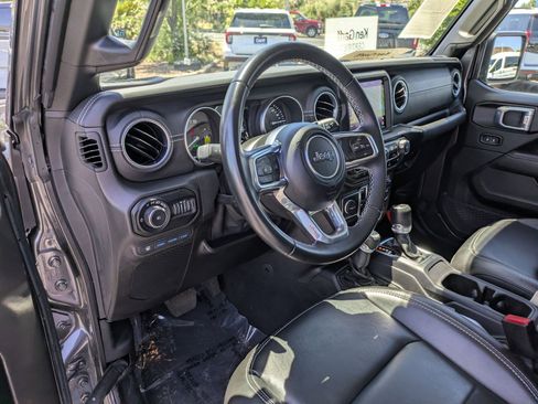 Used 2021 Jeep Wrangler Unlimited Sahara AWD/4WD image 14