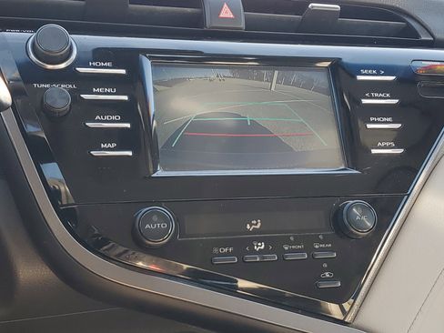 Used 2019 Toyota Camry SE image 24