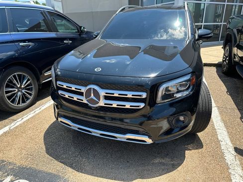 Used 2021 Mercedes-Benz GLB 250 w/ Premium Package image 2