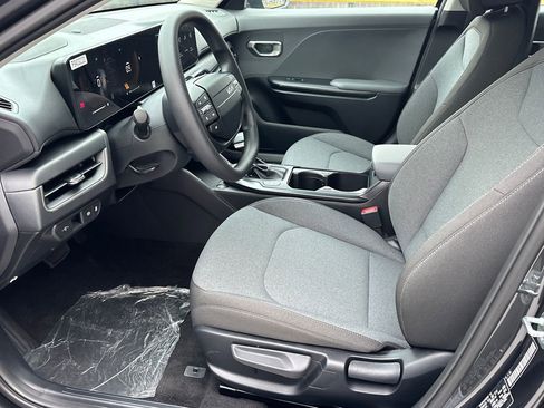 New 2025 Kia K4 LXS image 15
