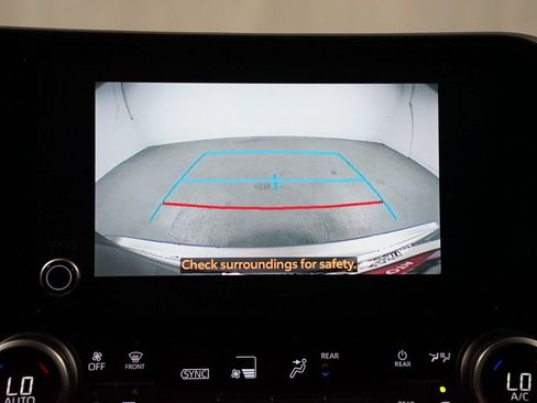 Used 2023 Toyota Highlander L FWD image 19