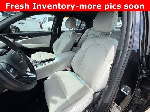 Used 2025 Genesis G70 2.5T image 8