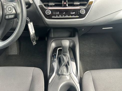 Used 2026 Toyota Corolla LE FWD image 15
