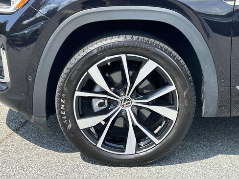 Used 2024 Volkswagen Atlas Cross Sport SEL Premium R-Line AWD/4WD image 9