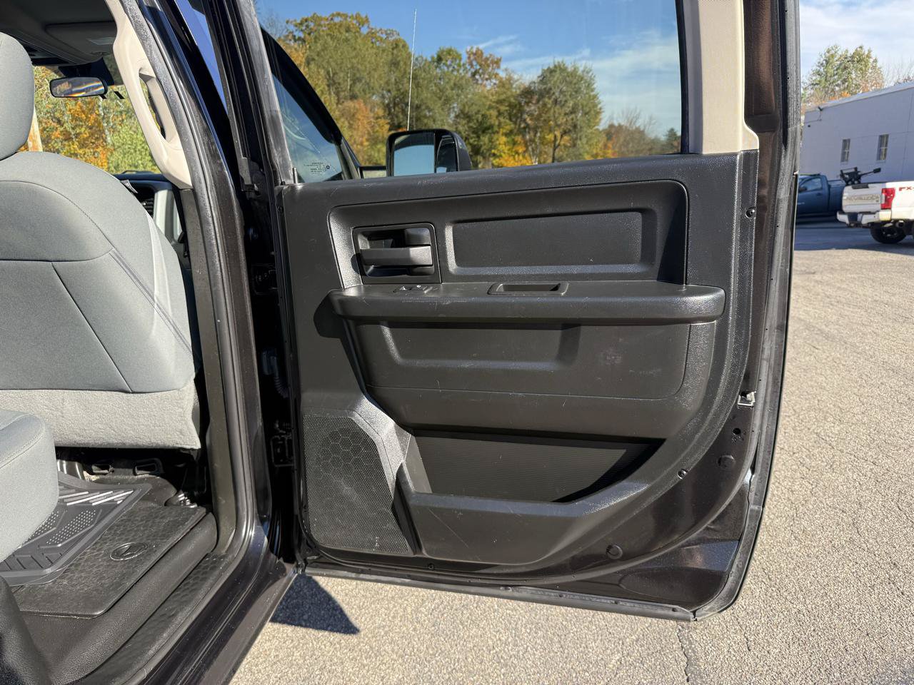 Used 2018 RAM 2500 Tradesman w/ Chrome Appearance Group AWD/4WD image 25