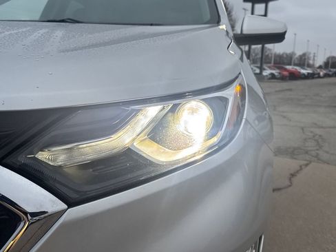 Used 2019 Chevrolet Equinox LT image 10