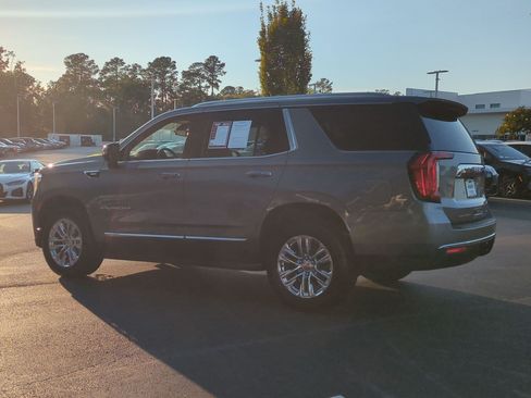 Used 2021 GMC Yukon SLT w/ SLT Premium Package AWD/4WD image 8
