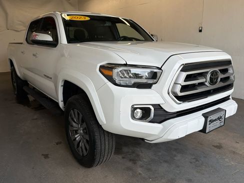 Used 2023 Toyota Tacoma Limited AWD/4WD image 4