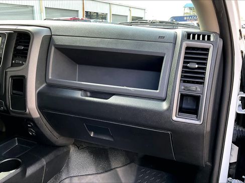 Used 2018 RAM 2500 Tradesman w/ Chrome Appearance Group image 23