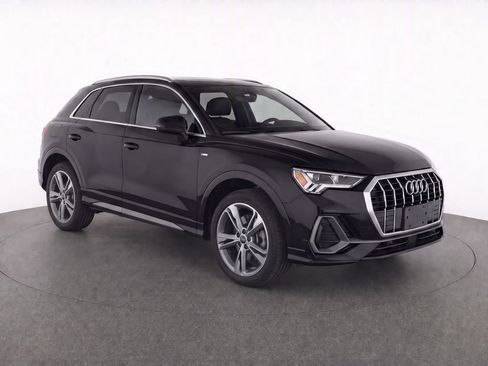 Used 2023 Audi Q3 2.0T Premium Plus w/ Premium Plus Package AWD/4WD image 2