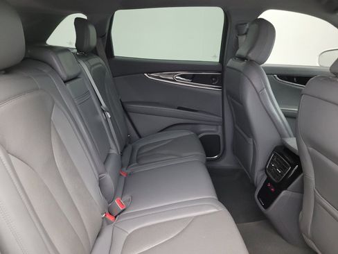 Used 2021 Lincoln Nautilus Reserve w/ Cargo Utility Package AWD/4WD image 19