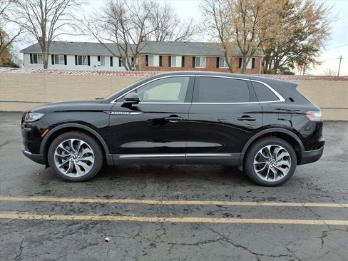 Certified 2022 Lincoln Nautilus Reserve image 4