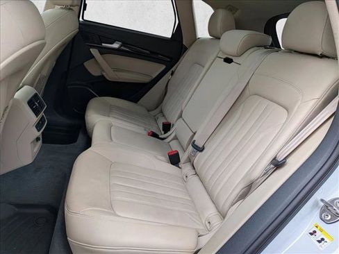 Used 2019 Audi Q5 2.0T Premium Plus w/ Premium Plus Package image 21