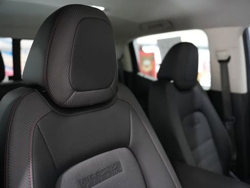Used 2016 GMC Canyon SLE w/ All Terrain Package AWD/4WD image 19