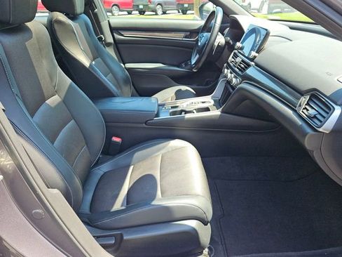 Used 2018 Honda Accord Sport image 15