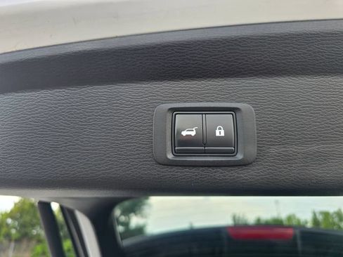 Used 2022 Mitsubishi Outlander SE AWD/4WD image 16