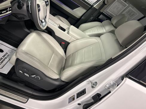 Used 2025 Hyundai Santa Fe Calligraphy image 10