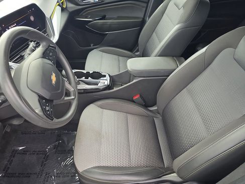 Used 2024 Chevrolet Trax LT image 17
