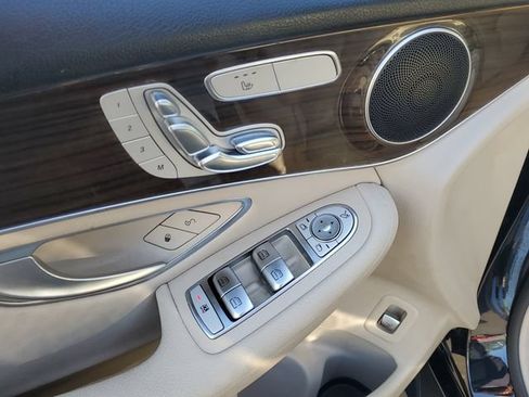 Used 2019 Mercedes-Benz GLC 300 image 20