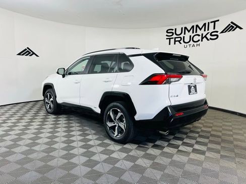 Used 2025 Toyota RAV4 SE AWD/4WD image 4