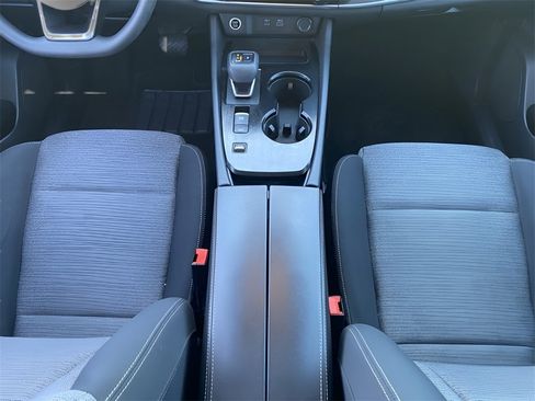 Used 2021 Nissan Rogue S image 16