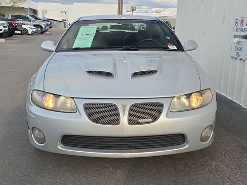 Used 2005 Pontiac GTO image 2