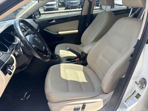 Used 2017 Volkswagen Jetta SEL FWD image 37