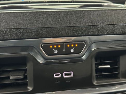 Used 2024 Chevrolet Silverado 2500 High Country w/ Technology Package image 6