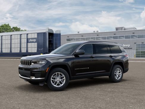 New 2026 Jeep Grand Cherokee L 2WD image 2