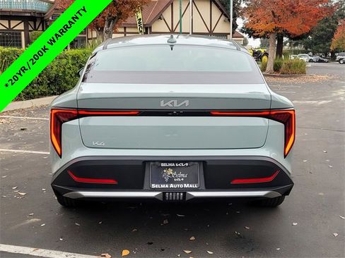 New 2025 Kia K4 LXS image 5