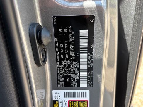 Used 2026 Toyota Sienna Limited FWD image 32