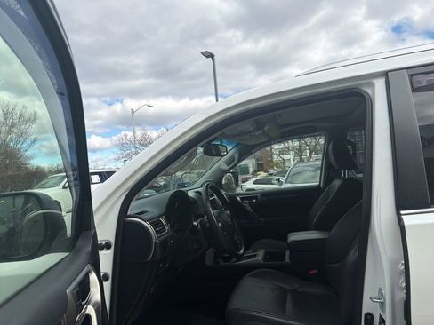 Used 2015 Lexus GX 460 w/ Navigation Package image 32