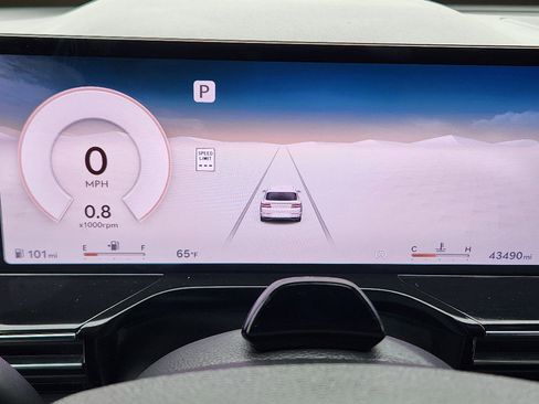 Used 2025 Genesis GV80 2.5T Standard image 15