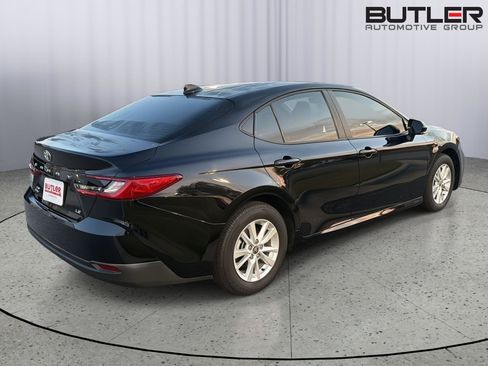 Used 2025 Toyota Camry LE w/ Convenience Package AWD/4WD image 6