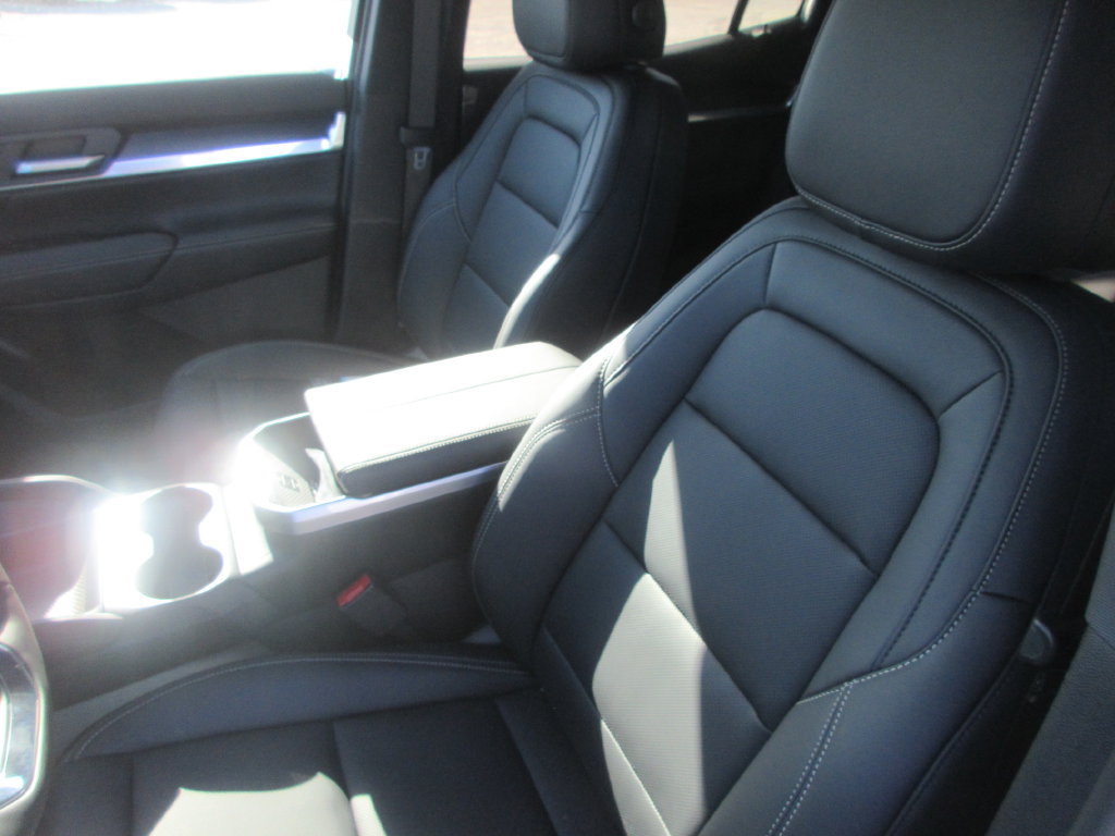 New 2027 GMC Terrain Elevation w/ Elevation Premium Package FWD image 11