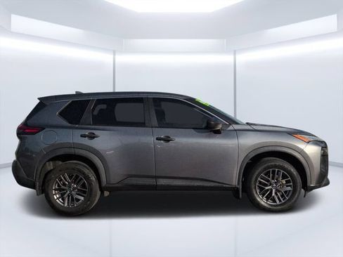 Used 2021 Nissan Rogue S AWD/4WD image 2