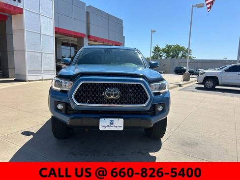 Used 2019 Toyota Tacoma TRD Off-Road AWD/4WD image 3