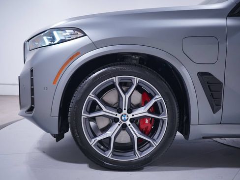 Used 2026 BMW X5 xDrive50e w/ M Sport Package AWD/4WD image 2