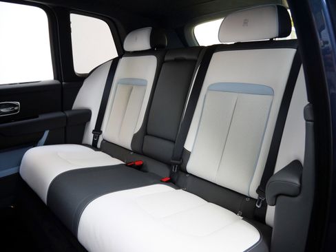 New 2026 Rolls-Royce Cullinan AWD/4WD image 8