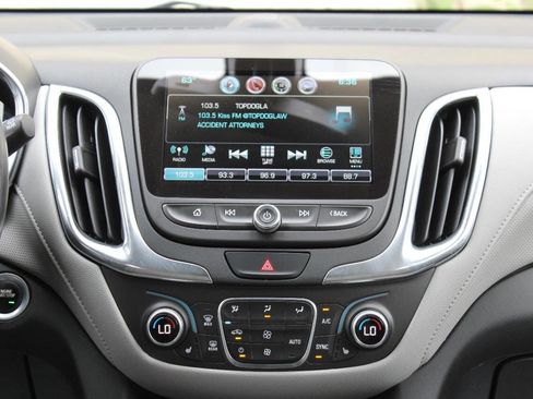 Used 2018 Chevrolet Equinox Premier image 20