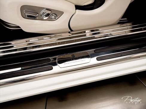 Used 2016 Rolls-Royce Wraith RWD image 25
