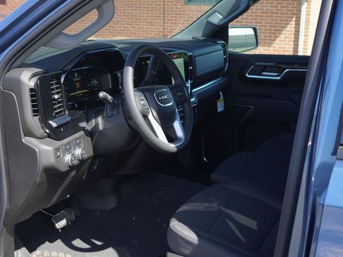 New 2026 GMC Sierra 1500 Elevation image 24