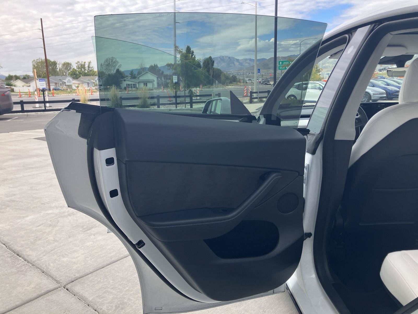 Used 2023 Tesla Model Y Performance AWD/4WD image 14