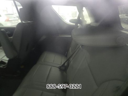 Used 2023 Chevrolet Tahoe LT image 5