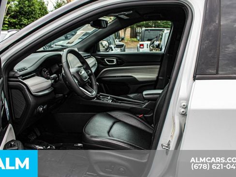 Used 2025 Jeep Compass Limited AWD/4WD image 16